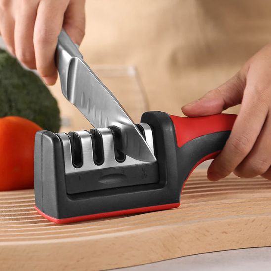 Affuteur-couteau-3-étages-ergonomique -et-sécuritaire