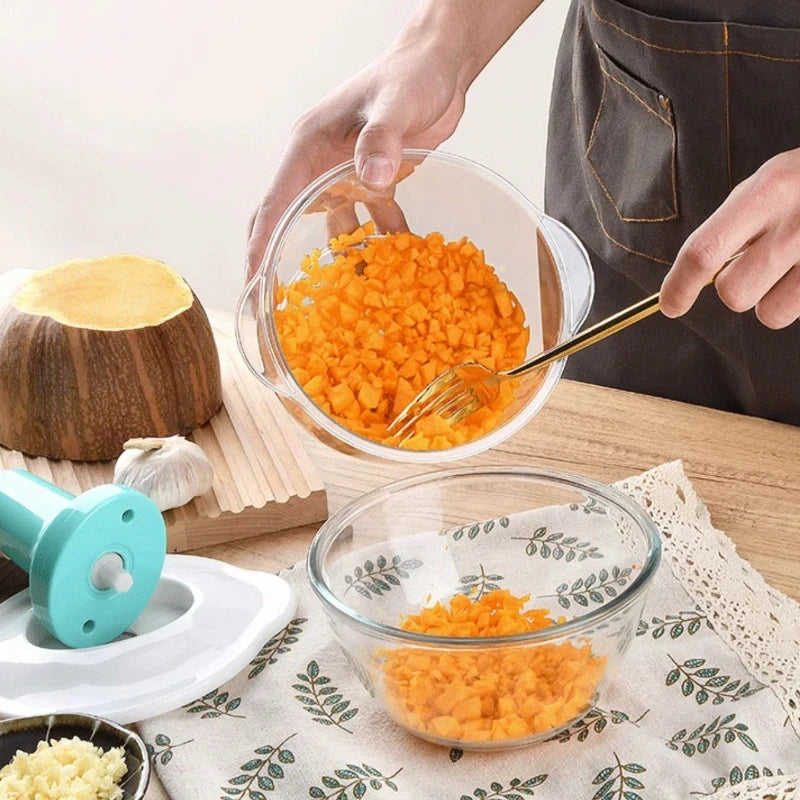 Hachoir manuel et coupe légumes, préparer vos purées et salades rapidement