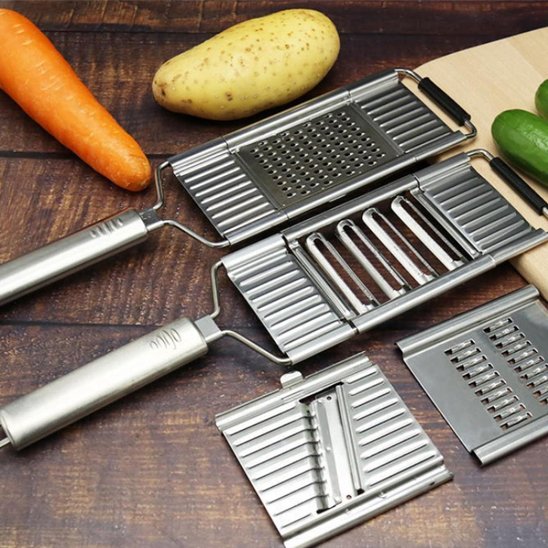 Ensemble de coupe légumes offrant plusieurs lames pour préparer les légumes rapidement et efficacement