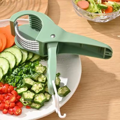 Coupe légumes manuel avec lames parallèles – idéal pour préparer des salades colorées et équilibrées