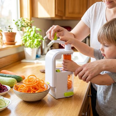 Coupe legumes - Spiraliseur Trancheuse de légumes (lames rotatives 4 en 1) Spiraliseur de légumes robuste 