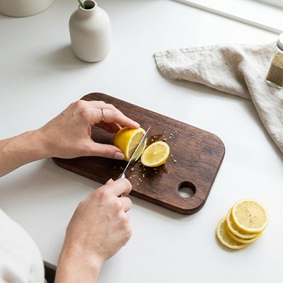 Planche à découper bois pratique partout