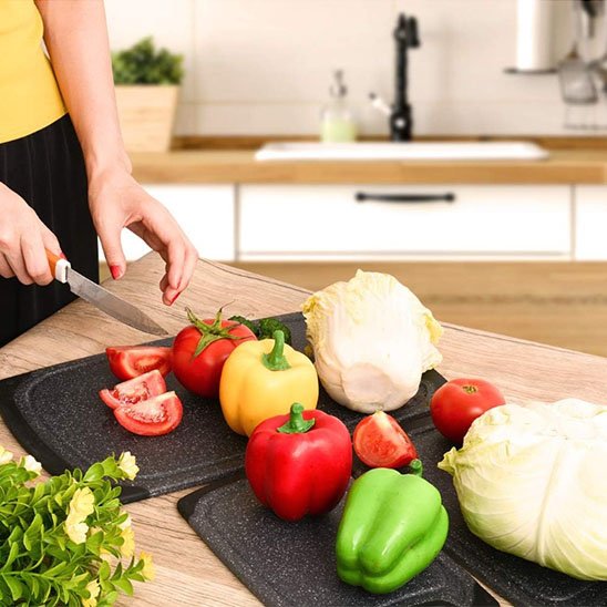 Planche a decouper design élégant qui embellit votre cuisine