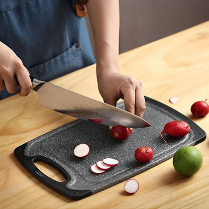 Planche à découper utilisée pour la préparation des aliments
